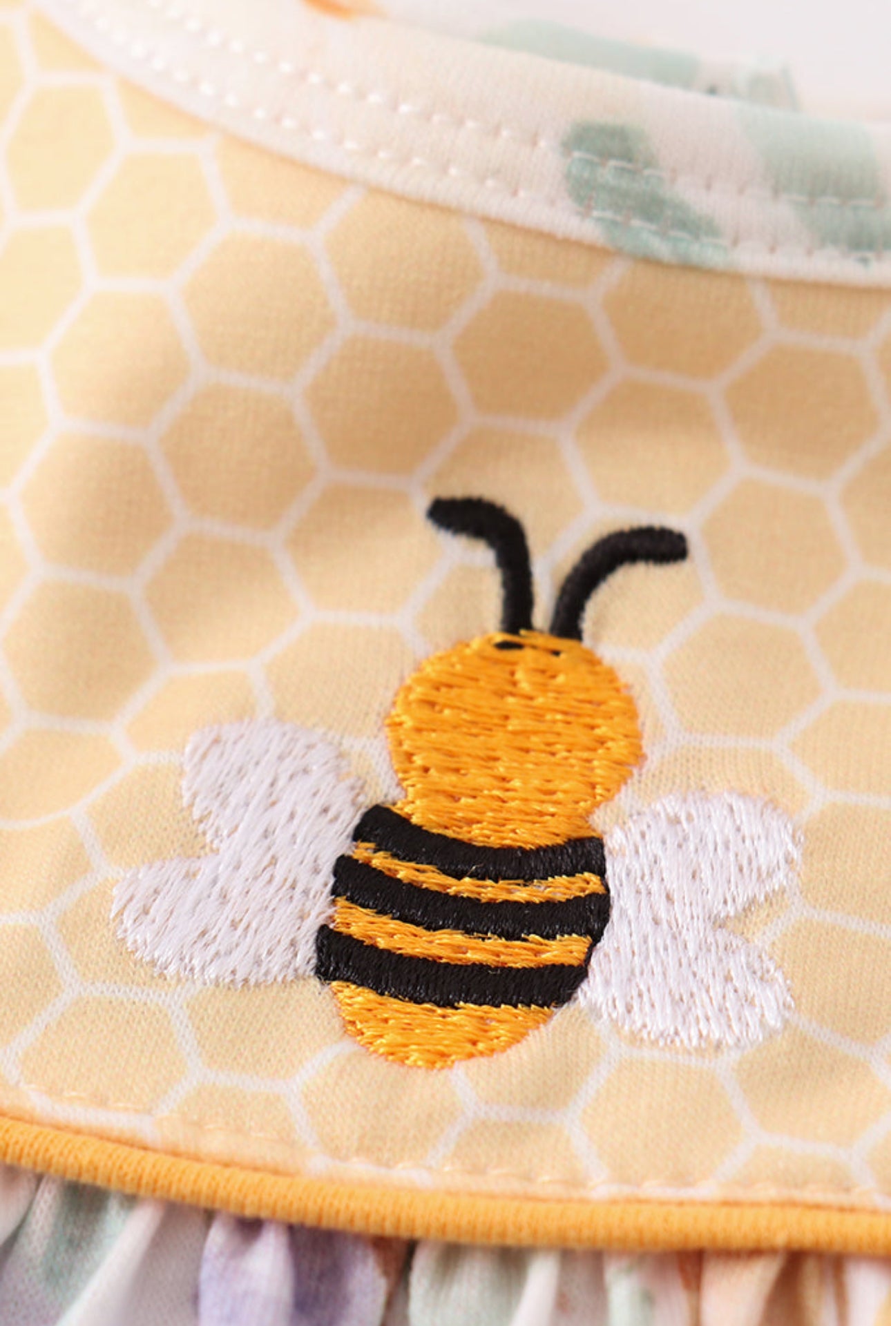 Bee Embroidery Set